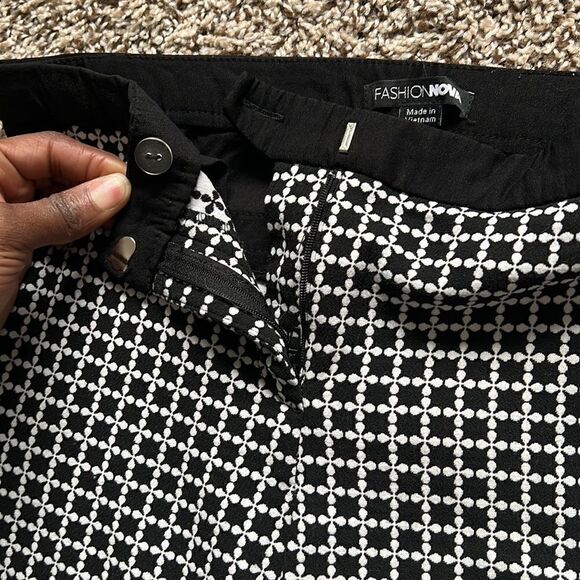Fashion Nova Skinny Ankle Dress Pants Size Small - Picture 3 of 4